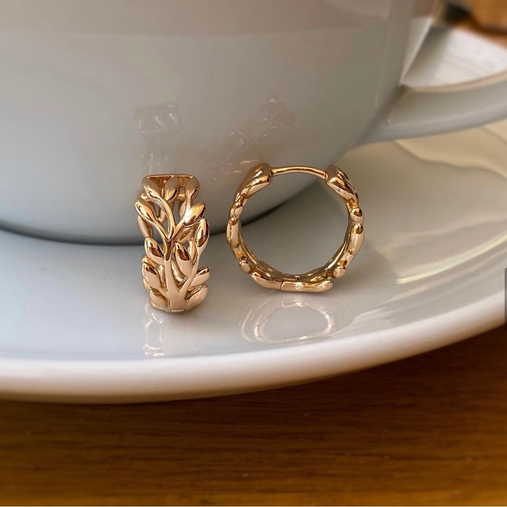 18k Gold Plated Leaf Hoop Earrings Dainty Waterproof Jewelry - Picture 2 of 12
